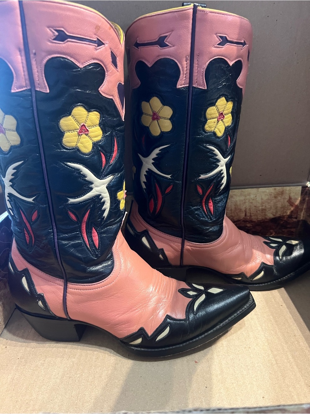 Old Gringo Golondrina Vintage/Retired Pink and Black Leather Showstopper Boots - Picture 3 of 7